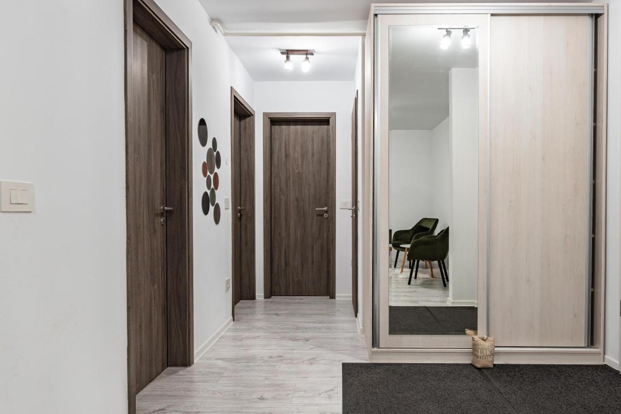 Green Apartment Coresi Braşov Extérieur photo
